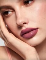⁦Power Bouquet Lip Gloss -Freesia⁩ - الصورة ⁦3⁩