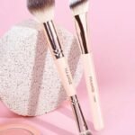 2pcs Facial Triangle Concealer Brush